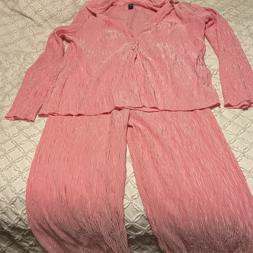 Two piece satin set size L